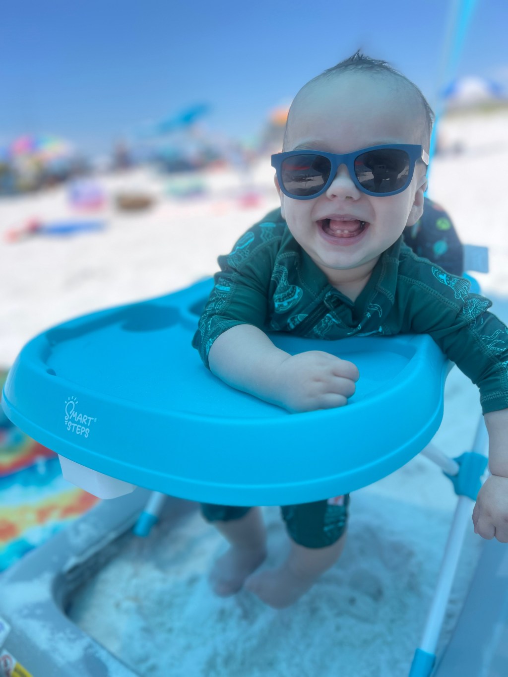 Beach Day Must-Haves for Mamas (with a Little One in&nbsp;Tow!)